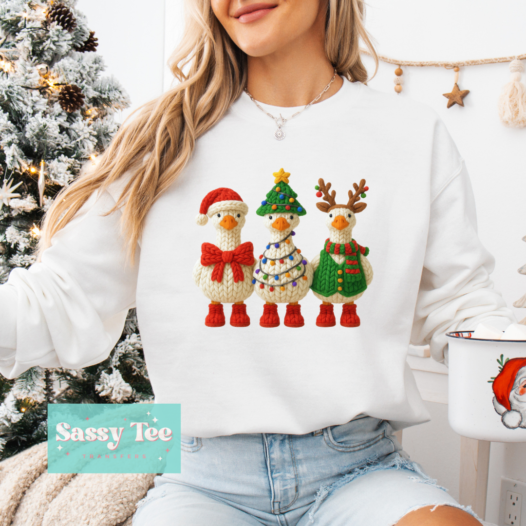 CHRISTMAS CLASSIC GOOSE FAUX YARN **Preorder/Restock Ships in 5-10 biz days**