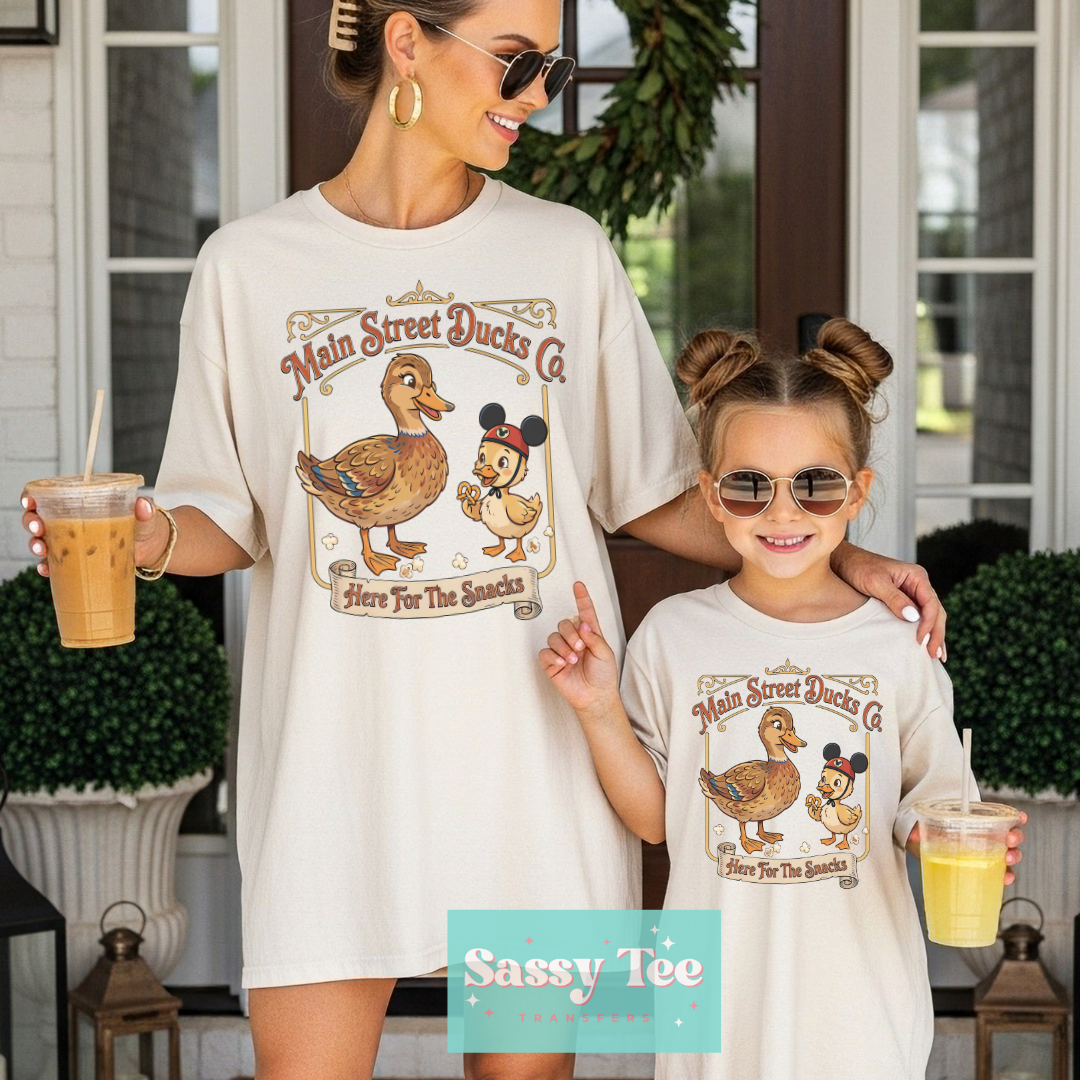 MAIN STREET DUCKS CO. HERE FOR SNACKS Adult